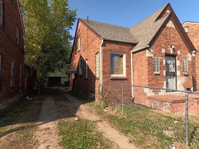 11535 Kenmoor St — Photo 2