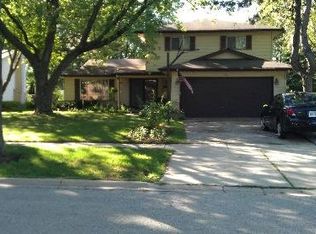 701 Hingham Ln, Schaumburg, IL 60193