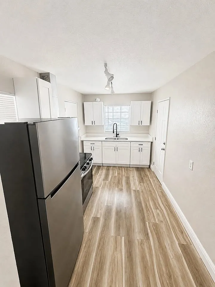 1 bed, 1122 sqft, $1,150 — Photo 3
