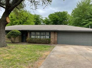1011 Chevy Chase St, Gladewater, TX 75647