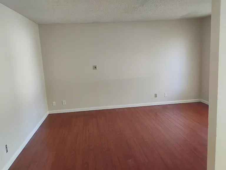 411 Amber Ave — Photo 39