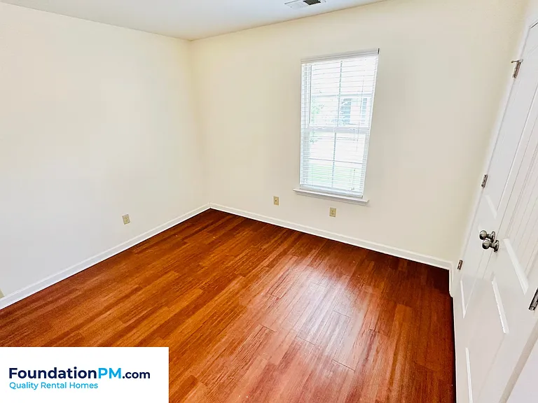 1314 Crosstown Ct — Photo 11