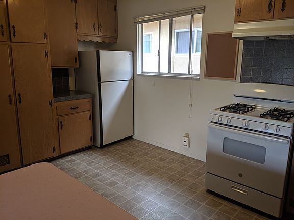 4th image of 626 E Foothill Blvd APT 6