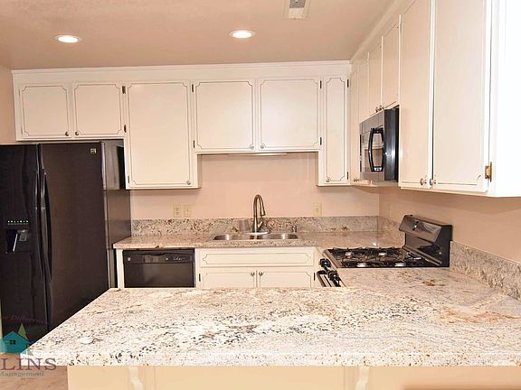 4th image of 23268 Lone Pine Dr