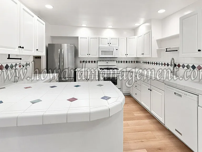 4605 Maytime Ln — Photo 7