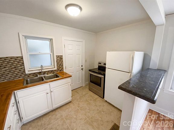 2nd image of 2308 Grimes St