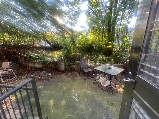 Rented by Brooklyn Group | media 4