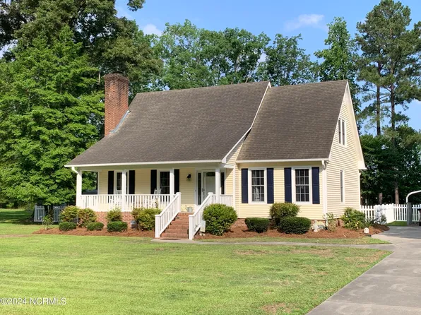 225 Holly Drive, Washington, NC 27889