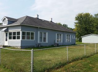 205 S 11th St, Clinton, IN 47842