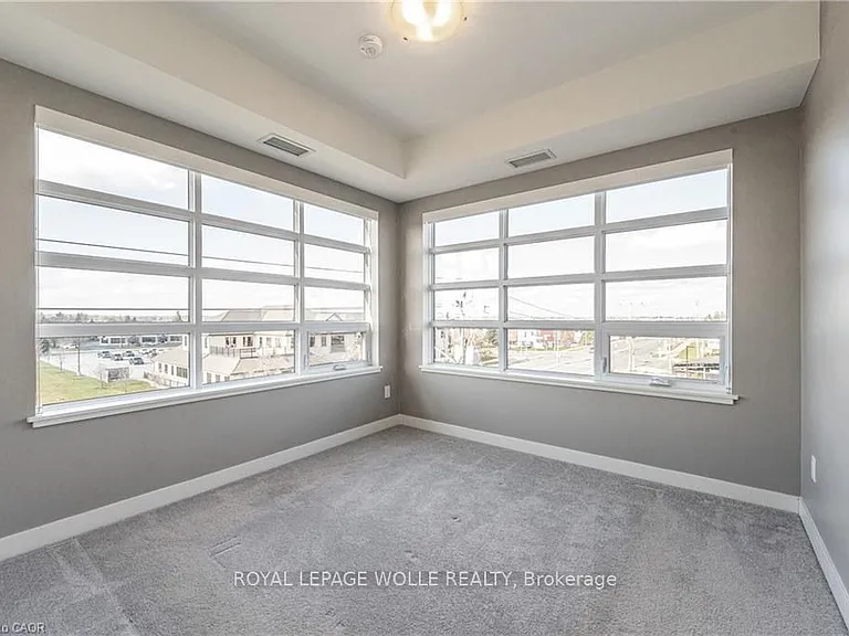 255 Northfield Dr E #302 — Photo 21