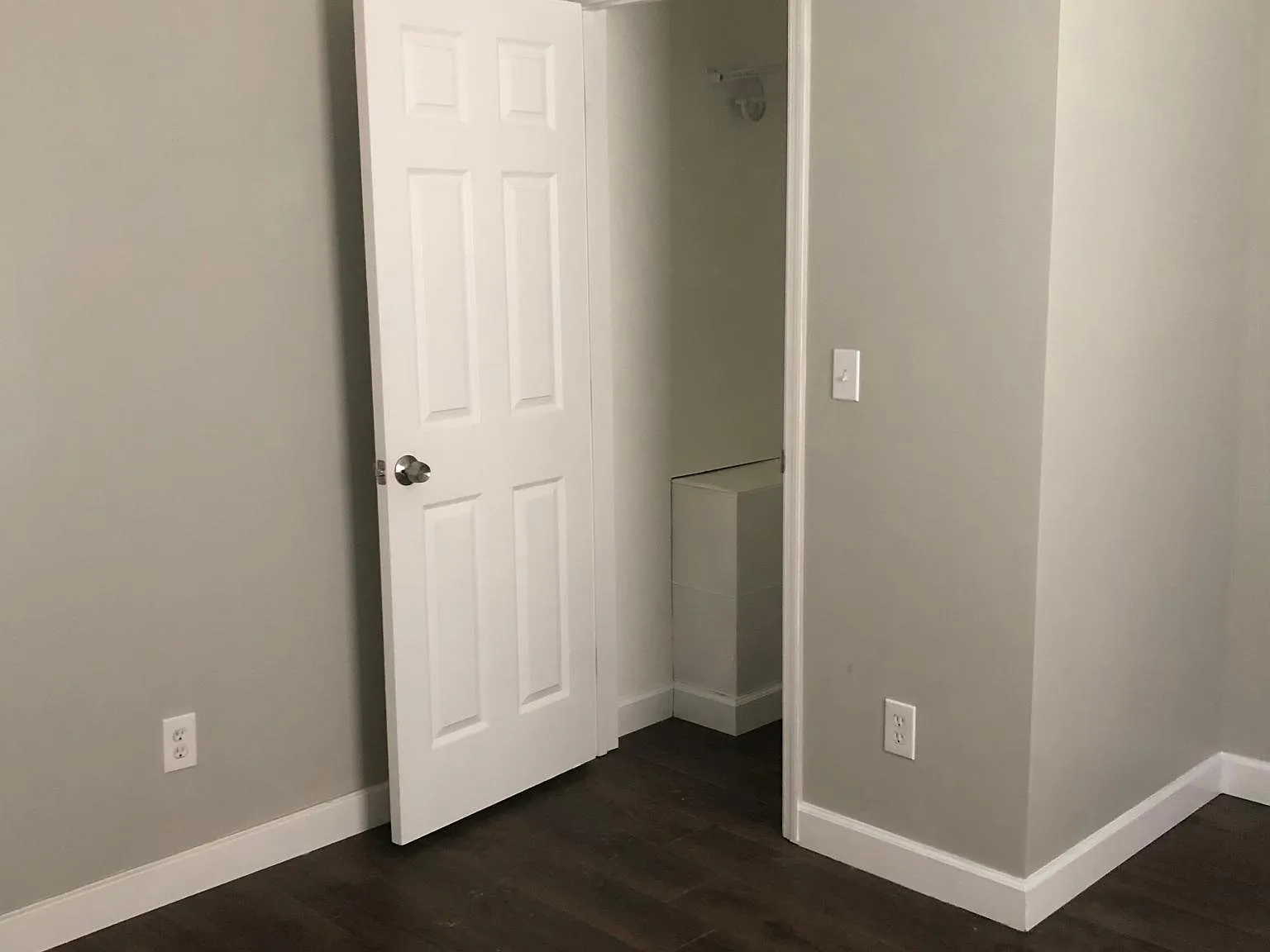 3 bed, 1000 sqft, $1,050 — Photo 2
