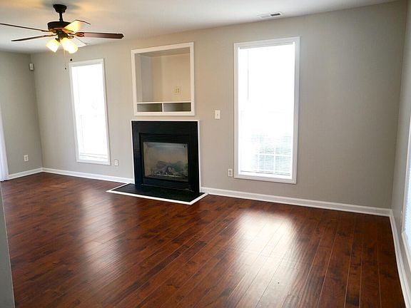3rd image of 2803 Warren St