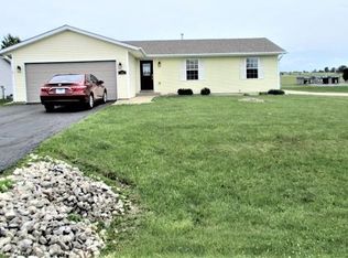 1102 Westmont Dr, Durand, IL 61024