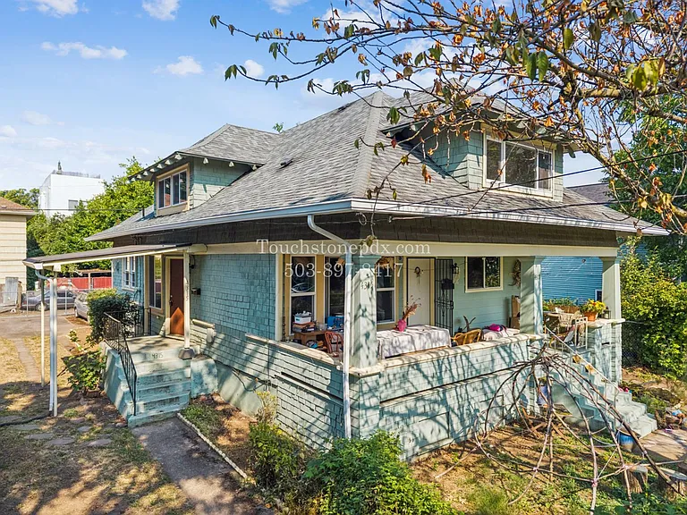 4315-4317 N Gantenbein Ave — Photo 36