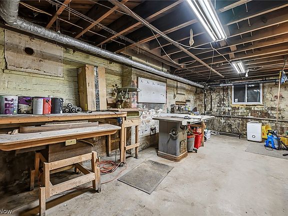 39th image of 2318 Selma Ave