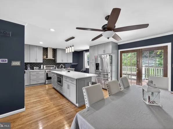 463 Pinewood Rd, Philadelphia, PA 19116