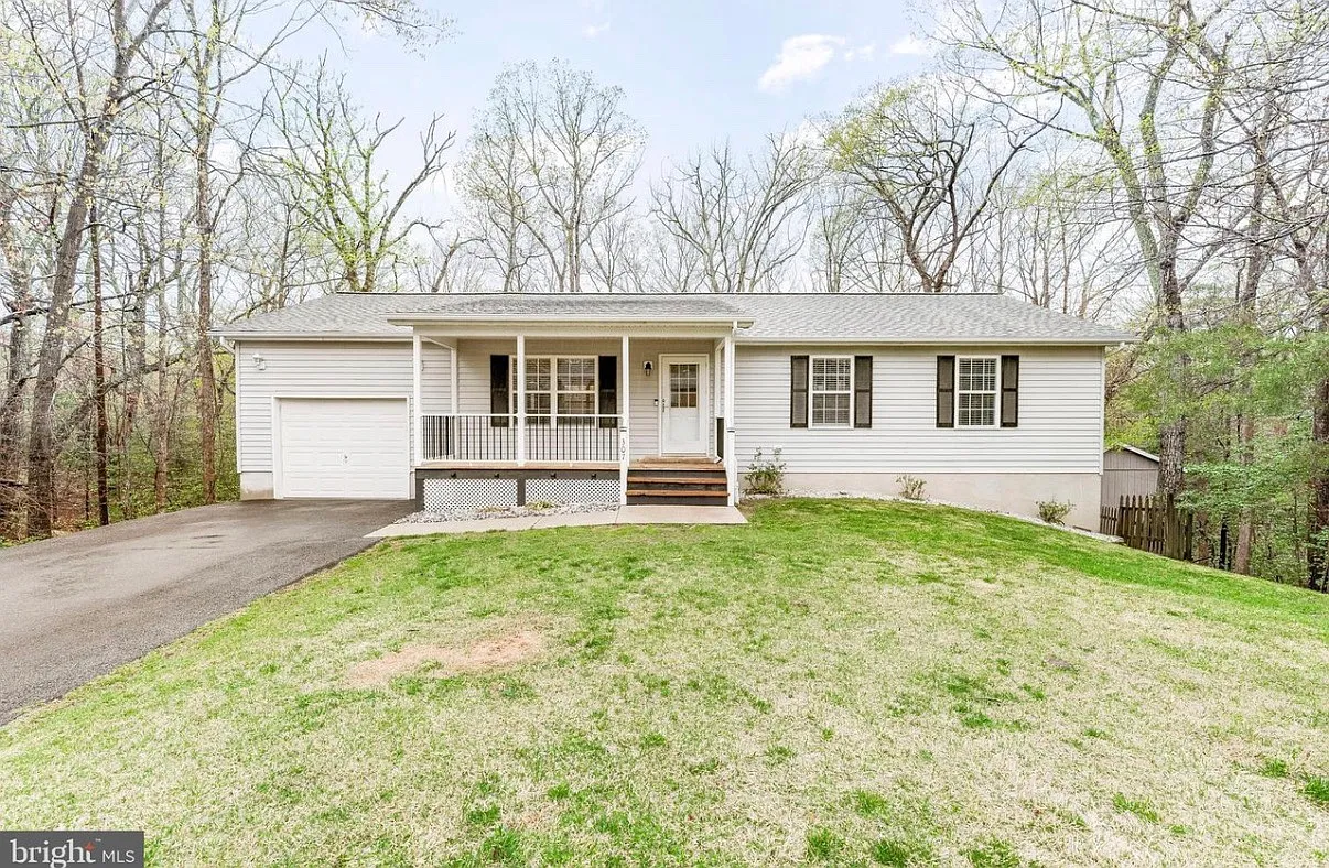 4 bed, 2279 sqft, $3,100 — Photo 1