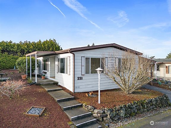 2nd image of 2500 Alder Street #221