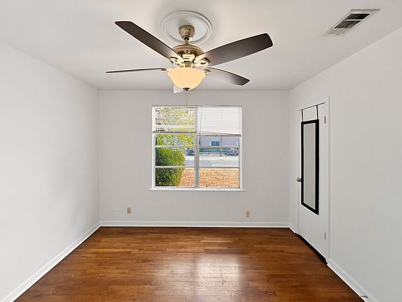4th image of 4508 Bennett Ave #A