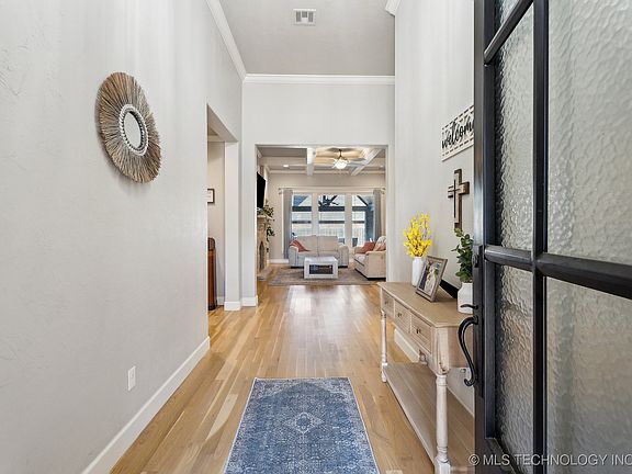 5th image of 6227 N 25th St