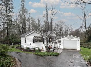 202 Iowa St, Hendersonville, NC 28739