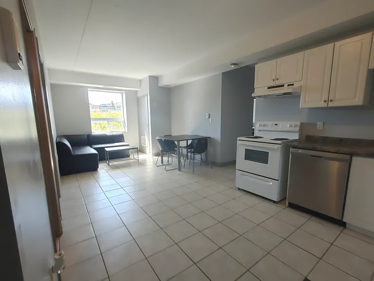 325 Spruce St — Photo 11