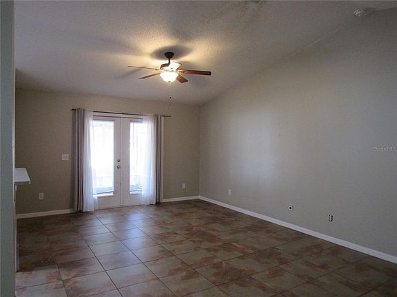 4th image of 334 Covent Gardens Pl