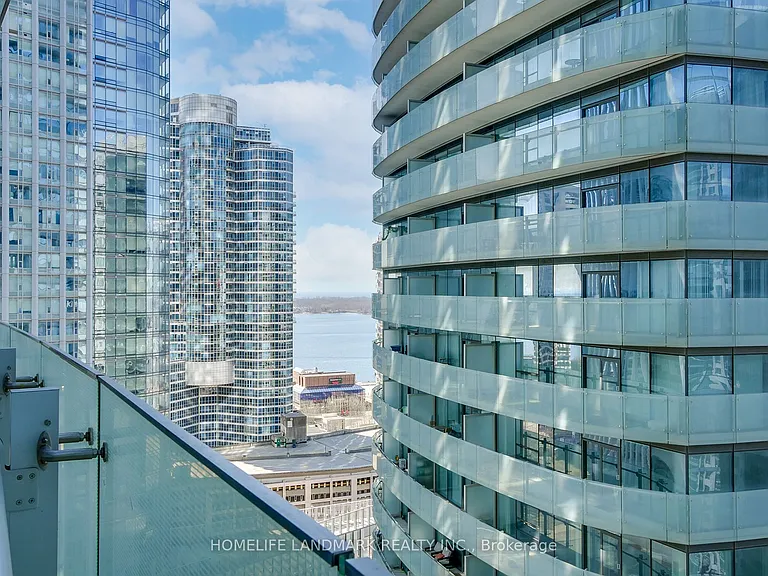 14 York St #1807 — Photo 19