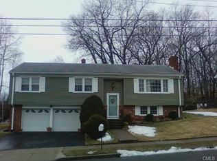 15 Martha Pl, Bridgeport, CT 06606
