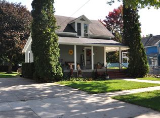 211 1st St, Breckenridge, MI 48615