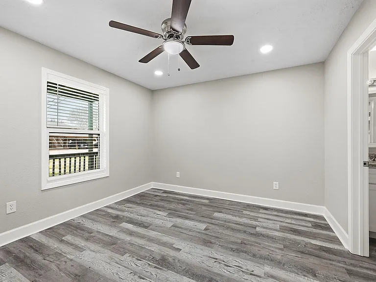 707 Vassar Ct — Photo 4