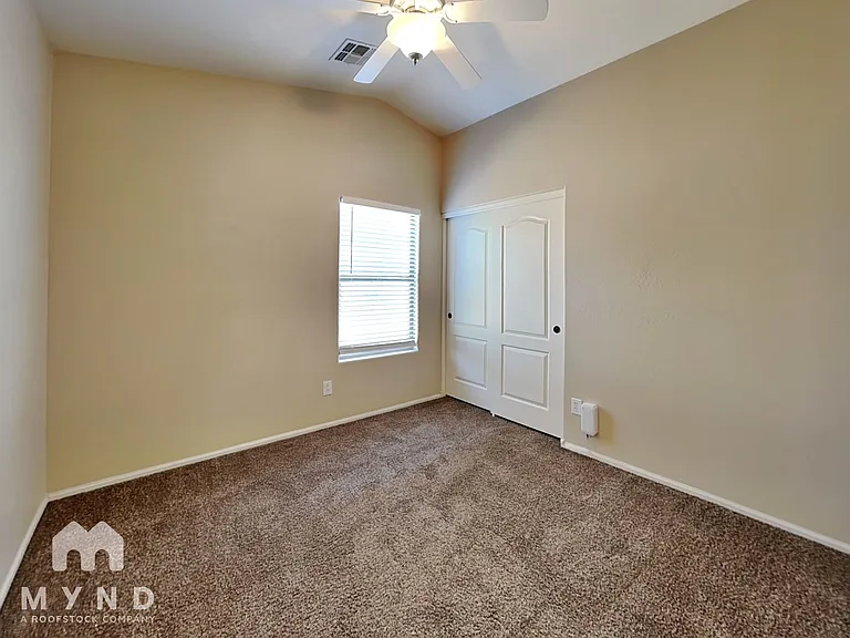 38587 N Jonathan St — Photo 16