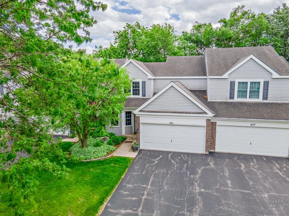 681 Silk Oak Ln, Crystal Lake, IL 60014