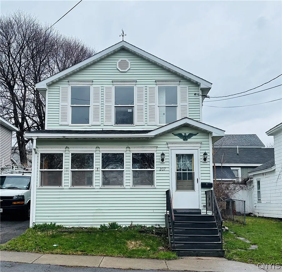 207 E 2nd St photo 1