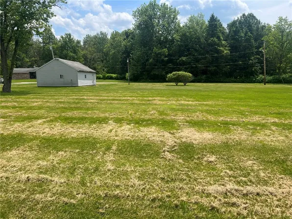 63 Lyons Ave, Fairchance, PA 15436