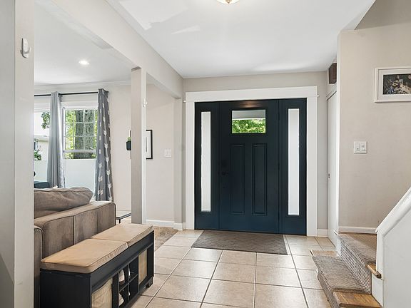 3rd image of 170 Pebble Creek Dr
