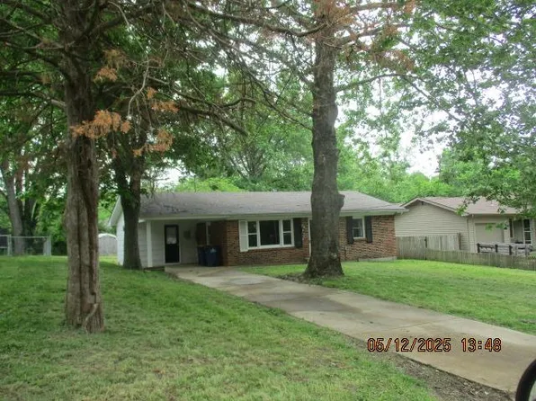 16 Richardson Dr, Union, MO 63084