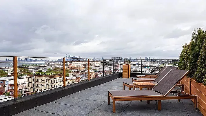 Rented by Safdie Realty Group | media 9