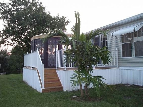 2nd image of 3125 SE 36th Ave