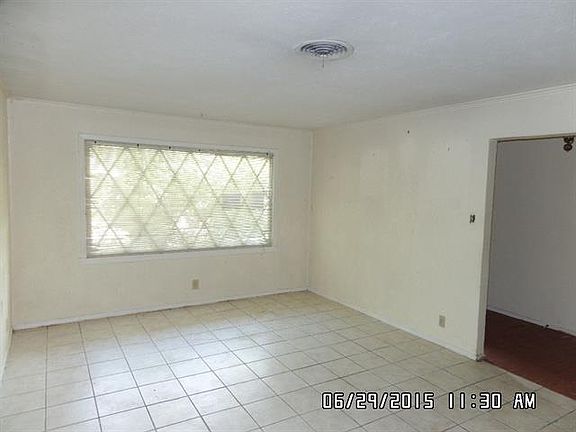 2nd image of 1600 Grantland Cir