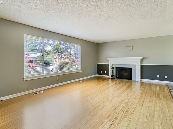 5th image of 475 NE 18th Ave