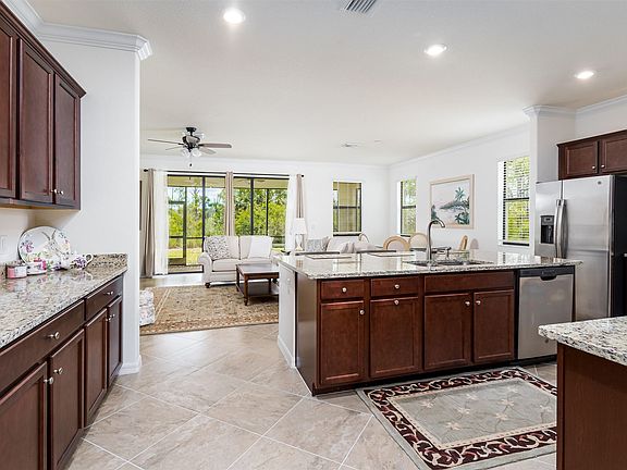 3rd image of 1636 Vizcaya Ln