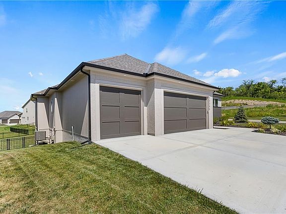 3rd image of 13305 Golden Oak Cir