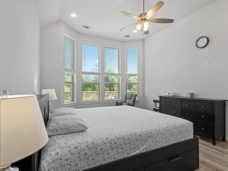1812 David Ezra St — Photo 17