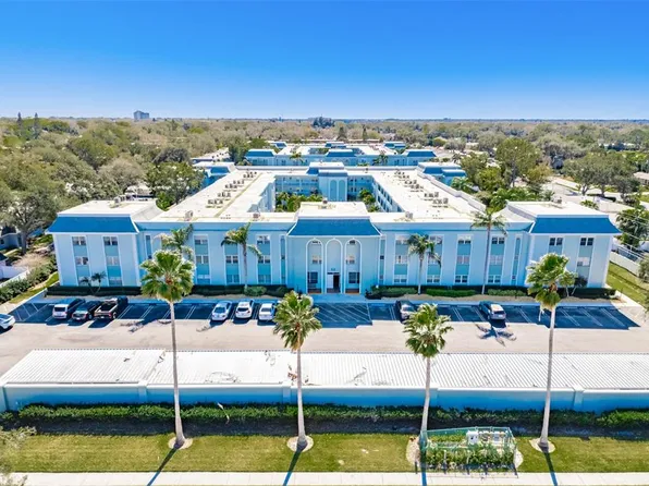 701 Poinsettia Rd APT 208, Belleair, FL 33756