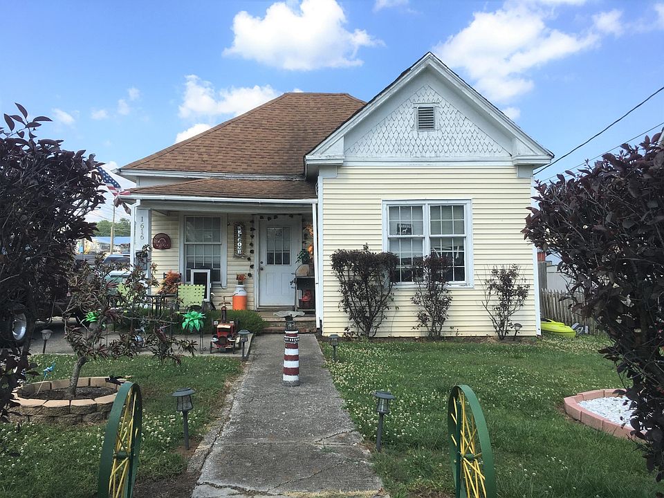 1st image of 1620 8th Ave