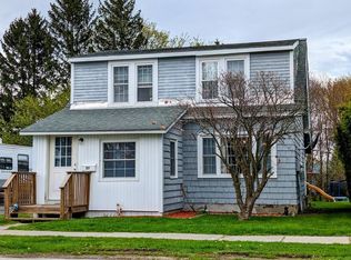 27 Delaware St, Rouses Point, NY 12979