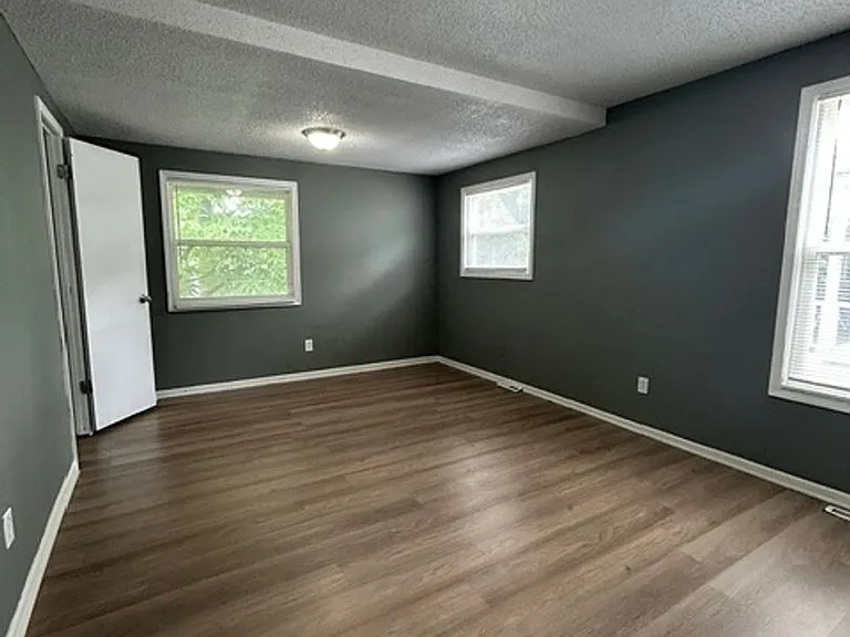 1706 S Arlington Ave — Photo 11