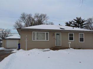 1628 Richmond Rd NE, Cedar Rapids, IA 52402