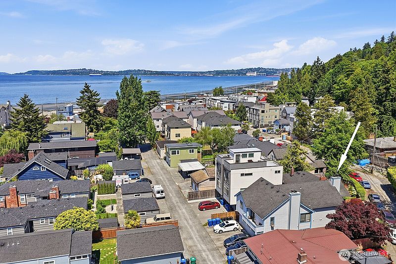 5th image of 2475 55th Avenue SW